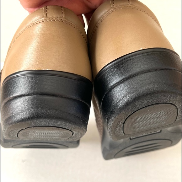 Propet Stretchable Olivia Comfort Shoe Wide 2E - Picture 7 of 12